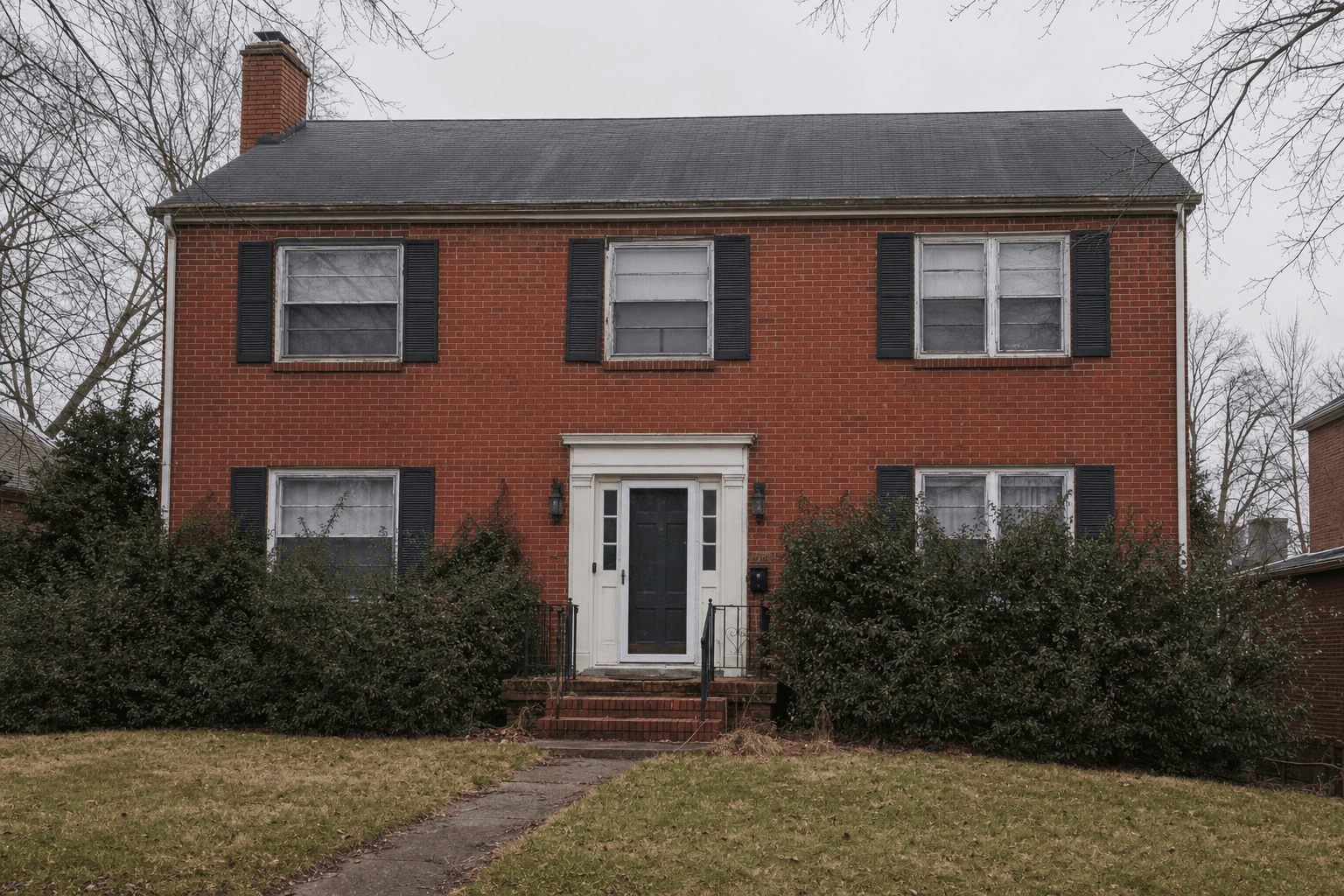 Old deteriorating windows before Harvey replacement